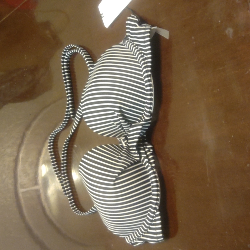 Nwt bikini top